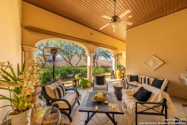 Listing photo id 33 for 6710 Ghia Ln