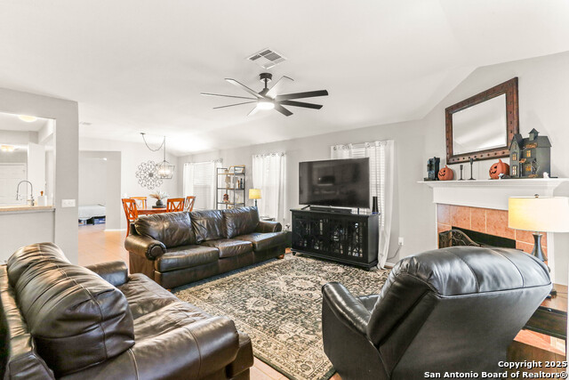 Image 11 of 25 For 3118 Shane