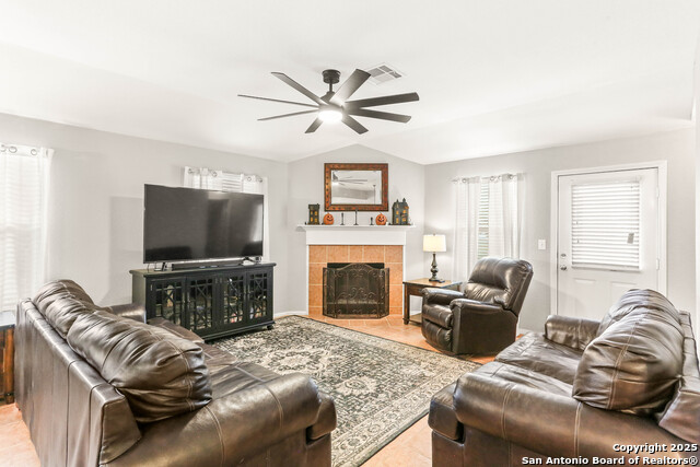 Image 12 of 25 For 3118 Shane