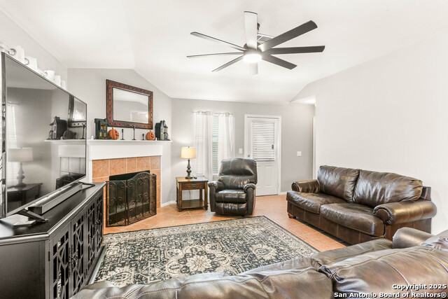 Image 13 of 25 For 3118 Shane