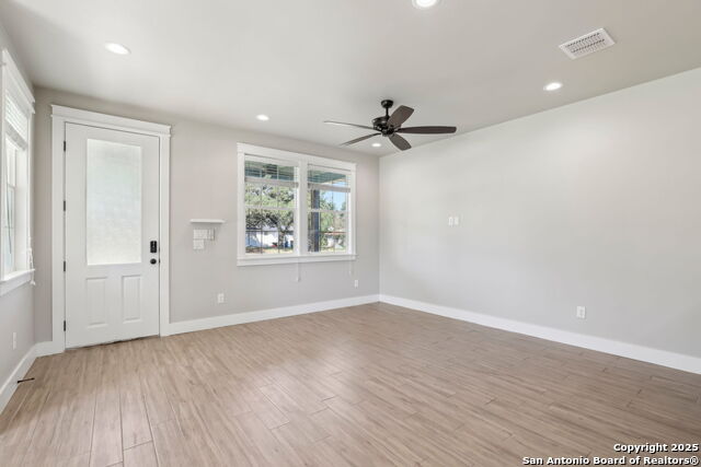 Listing photo id 12 for 295 East Ave S
