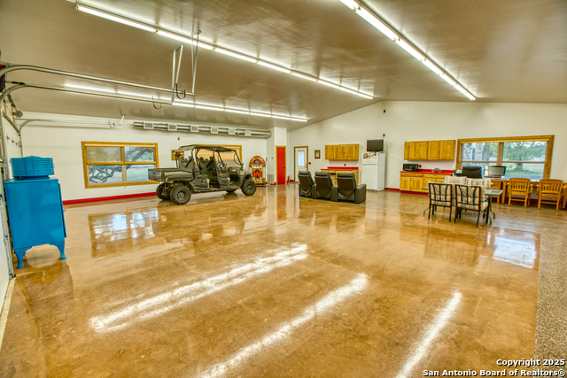 Image 22 of 50 For 192 Fm 2828  