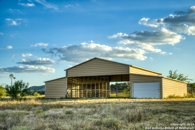 Image 24 of 50 For 192 Fm 2828  