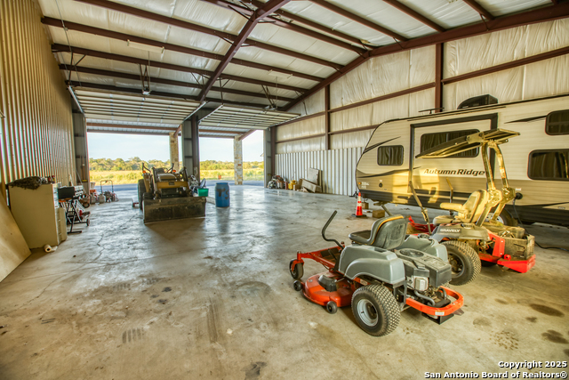 Image 29 of 50 For 192 Fm 2828  