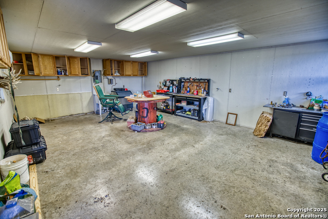 Image 34 of 50 For 192 Fm 2828  