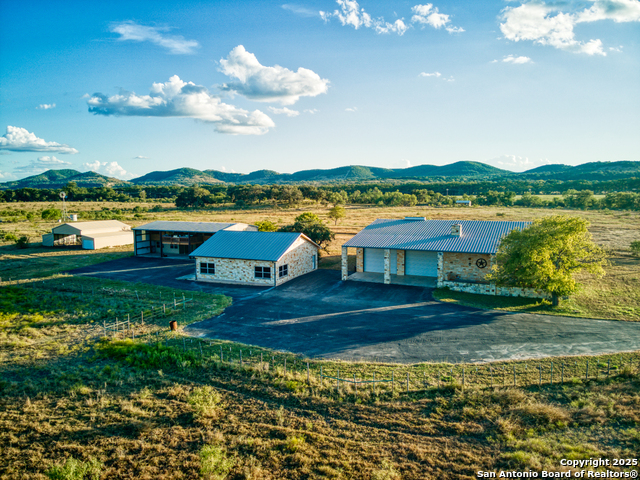 Image 4 of 50 For 192 Fm 2828  