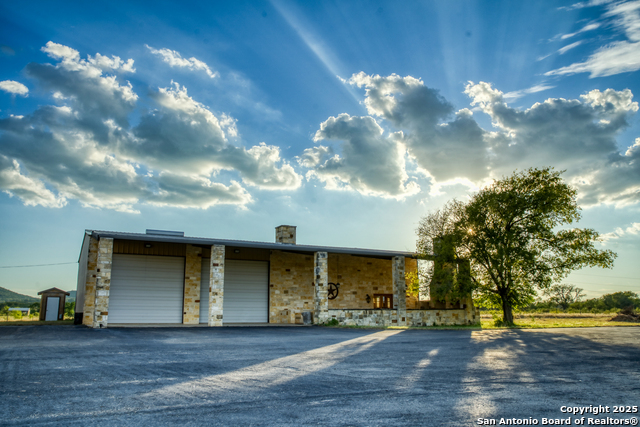 Image 7 of 50 For 192 Fm 2828  