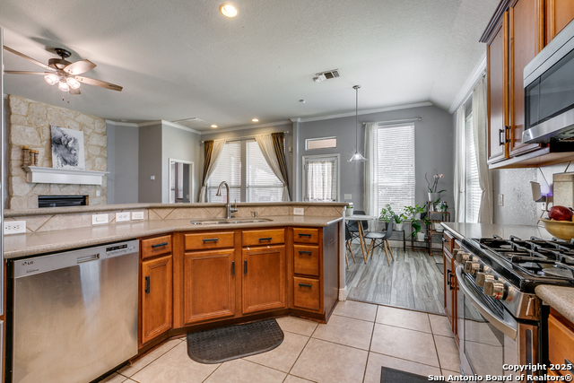 Image 12 of 26 For 1018 Tumbling Oaks