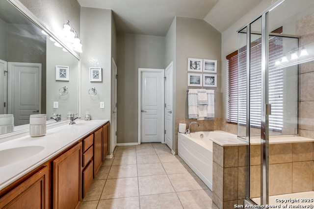 Image 16 of 26 For 1018 Tumbling Oaks