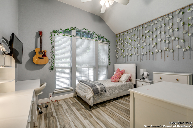 Image 18 of 26 For 1018 Tumbling Oaks