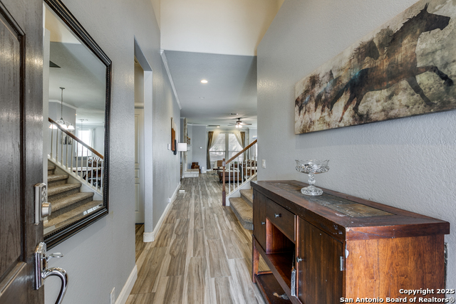 Image 4 of 26 For 1018 Tumbling Oaks