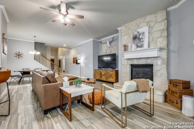 Image 8 of 26 For 1018 Tumbling Oaks