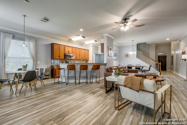 Image 9 of 26 For 1018 Tumbling Oaks