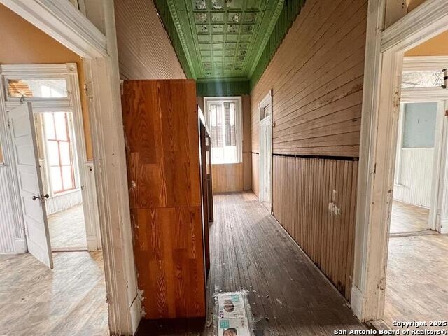 Image 17 of 29 For 520 Davis Ave B