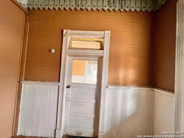 Image 2 of 29 For 520 Davis Ave B