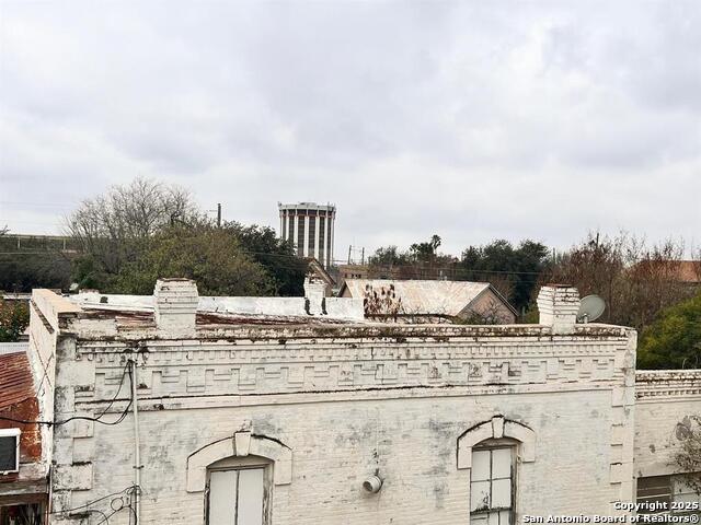 Image 23 of 29 For 520 Davis Ave B