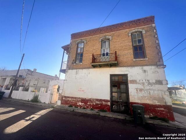 Image 25 of 29 For 520 Davis Ave B