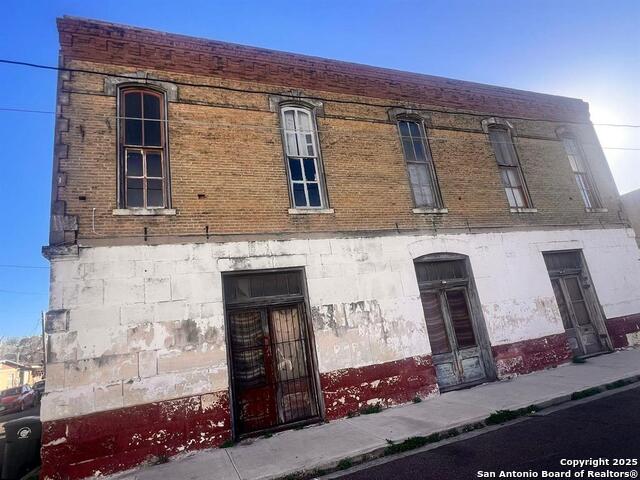 Image 26 of 29 For 520 Davis Ave B