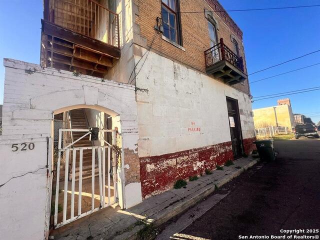 Image 28 of 29 For 520 Davis Ave B