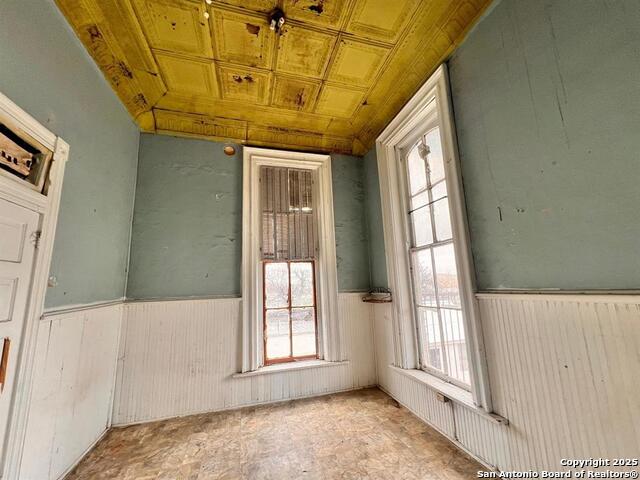 Image 4 of 29 For 520 Davis Ave B