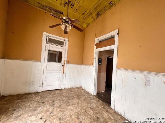 Image 8 of 29 For 520 Davis Ave B