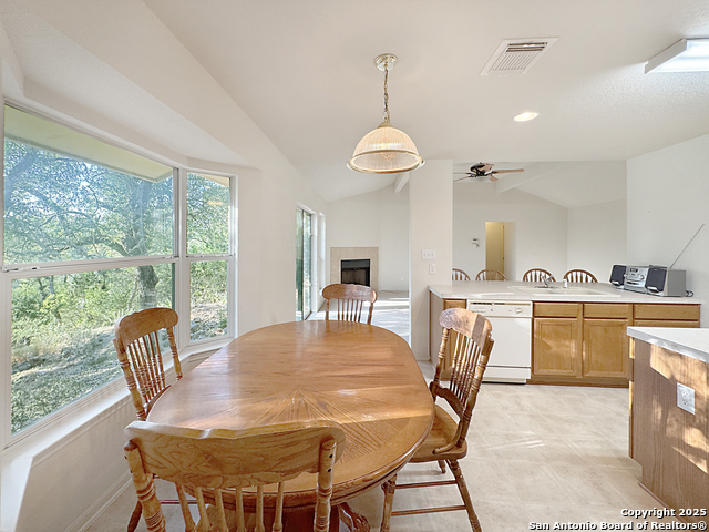 Image 17 of 45 For 4575 Tanglewood Trl