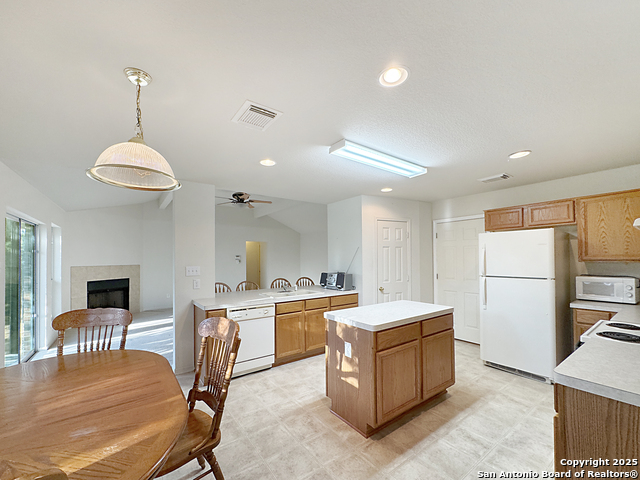 Image 18 of 45 For 4575 Tanglewood Trl