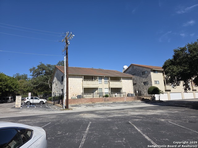 Image 2 of 35 For 7738 Chambers 304c