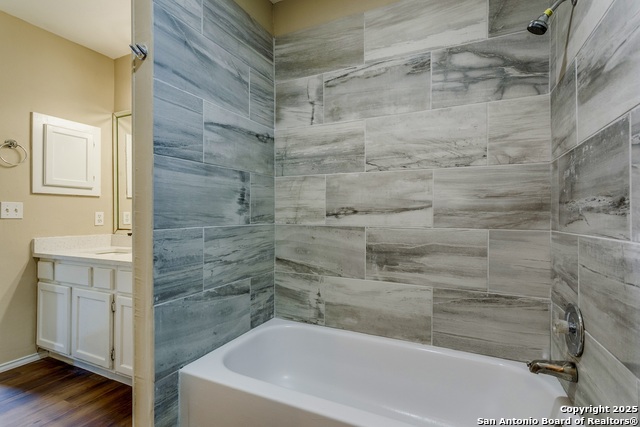 Listing photo id 8 for 13239 Larkway