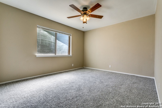 Listing photo id 11 for 13239 Larkway