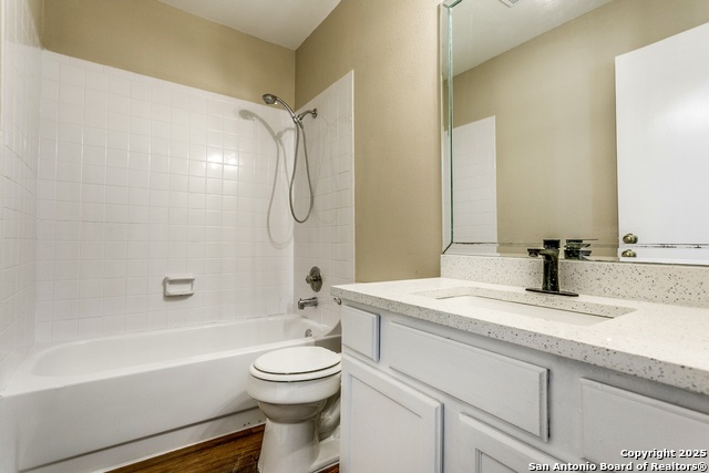 Listing photo id 12 for 13239 Larkway