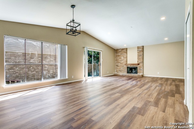 Listing photo id 1 for 13239 Larkway