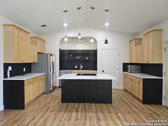 Listing photo id 0 for 12611 Sandtrap