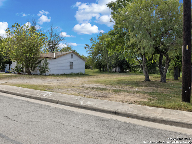 Listing photo id 1 for 126 Rene Avenue