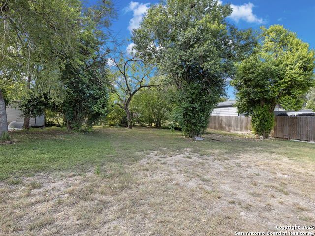 Listing photo id 3 for 126 Rene Avenue