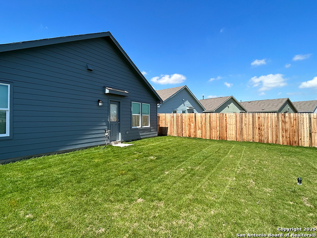 Image 8 of 9 For 2765 Green Finch