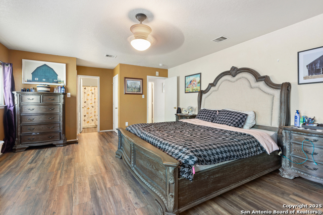 Image 16 of 35 For 10711 Manor Creek