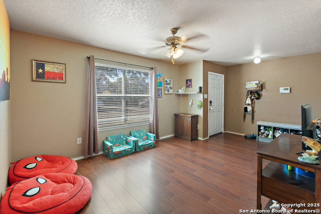 Image 21 of 35 For 10711 Manor Creek