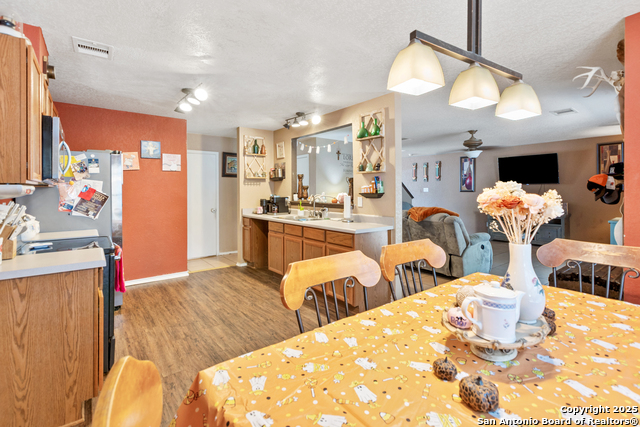 Image 30 of 35 For 10711 Manor Creek