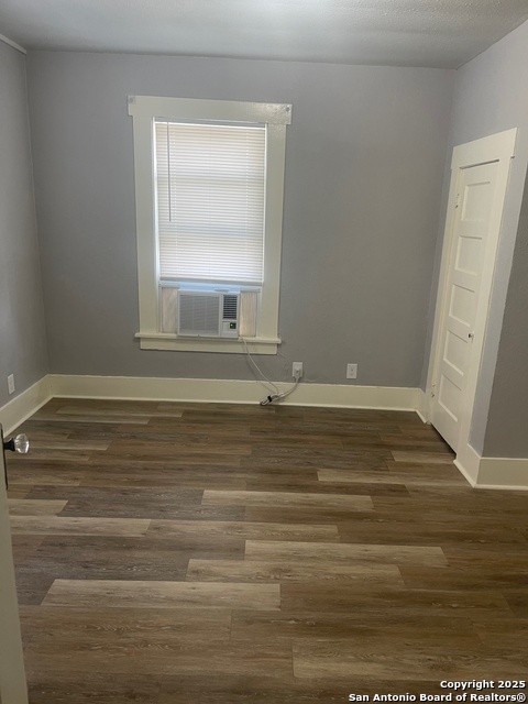 Image 7 of 13 For 205 Kingsbury E