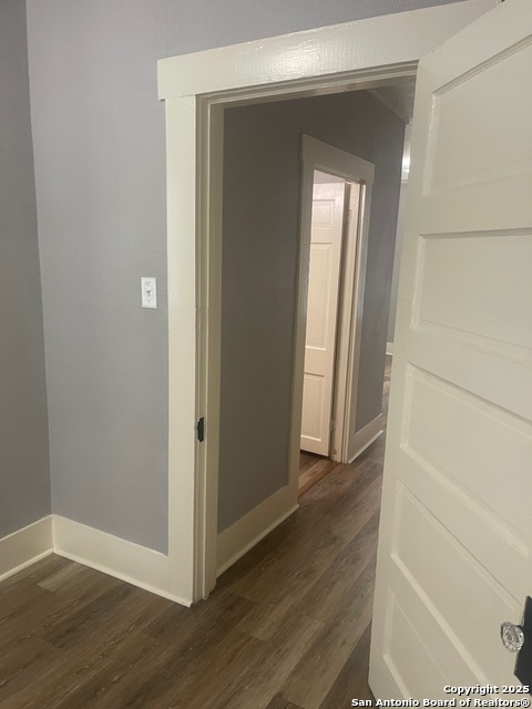 Image 8 of 13 For 205 Kingsbury E