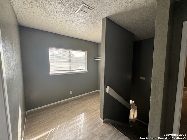 Image 14 of 20 For 10010 Amber Field