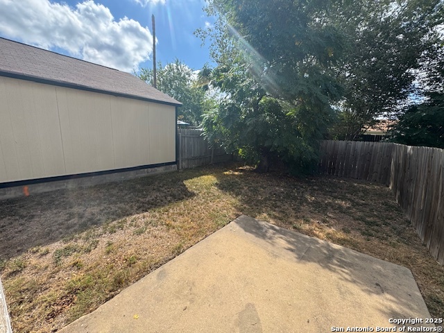 Image 15 of 20 For 10010 Amber Field