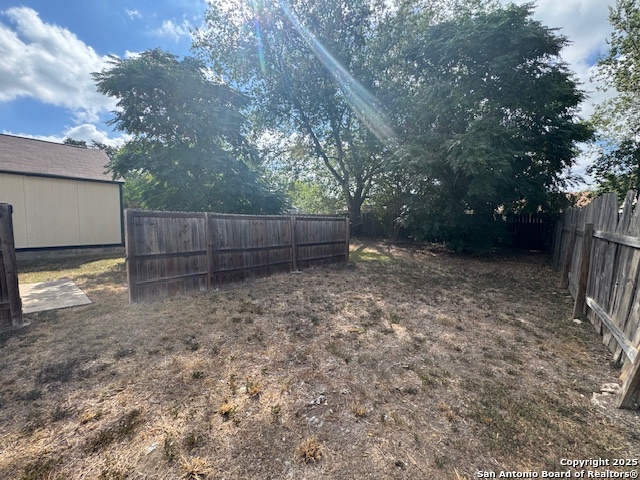 Image 16 of 20 For 10010 Amber Field