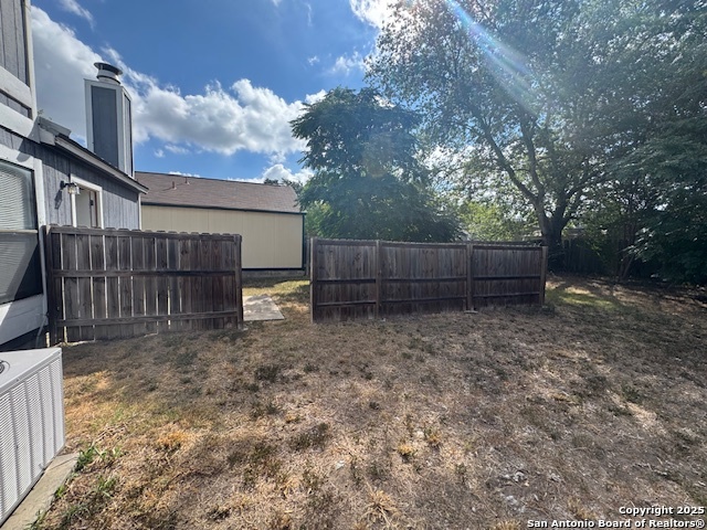 Image 17 of 20 For 10010 Amber Field