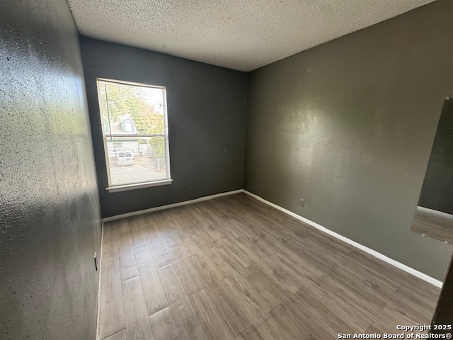 Image 9 of 20 For 10010 Amber Field