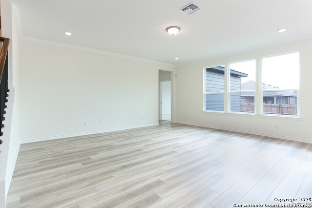 Image 10 of 26 For 5230 Anzueto