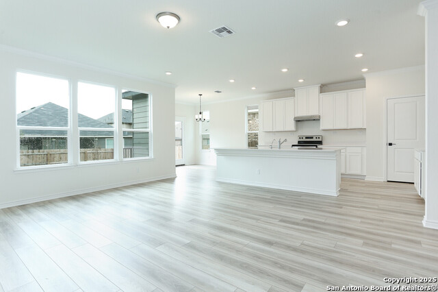 Image 11 of 26 For 5230 Anzueto