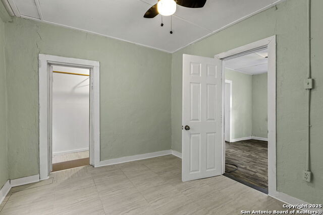 Listing photo id 28 for 922-926 Laredo St S