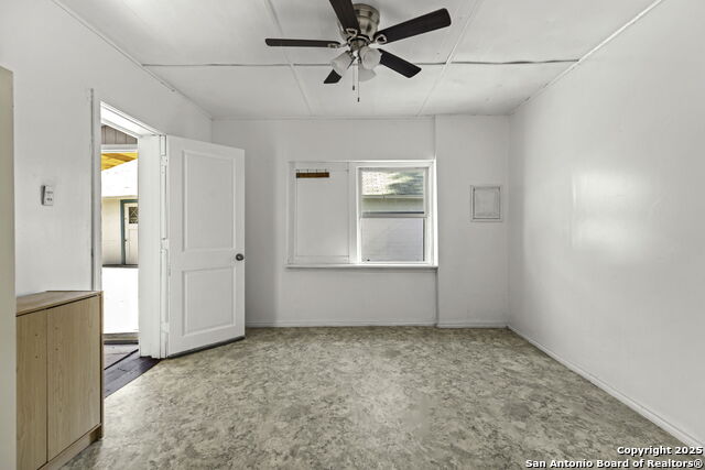 Listing photo id 32 for 922-926 Laredo St S